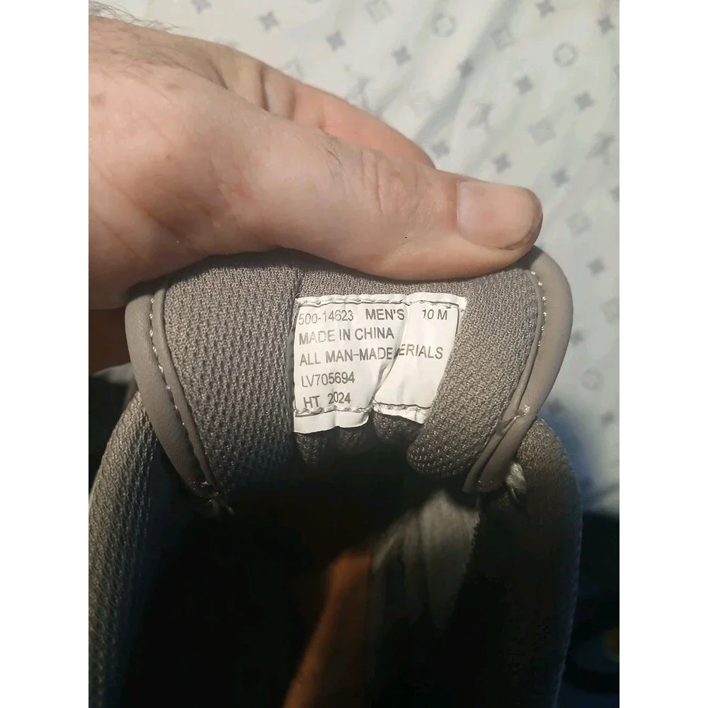 MENS LEVI'S COMFORT GRAY TENNIS SHOE SIZE 10